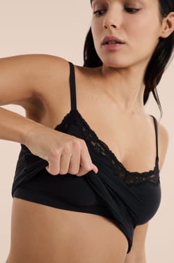 Camisole in microfibre and lace with integrated bralette and pads;${refinementColor}