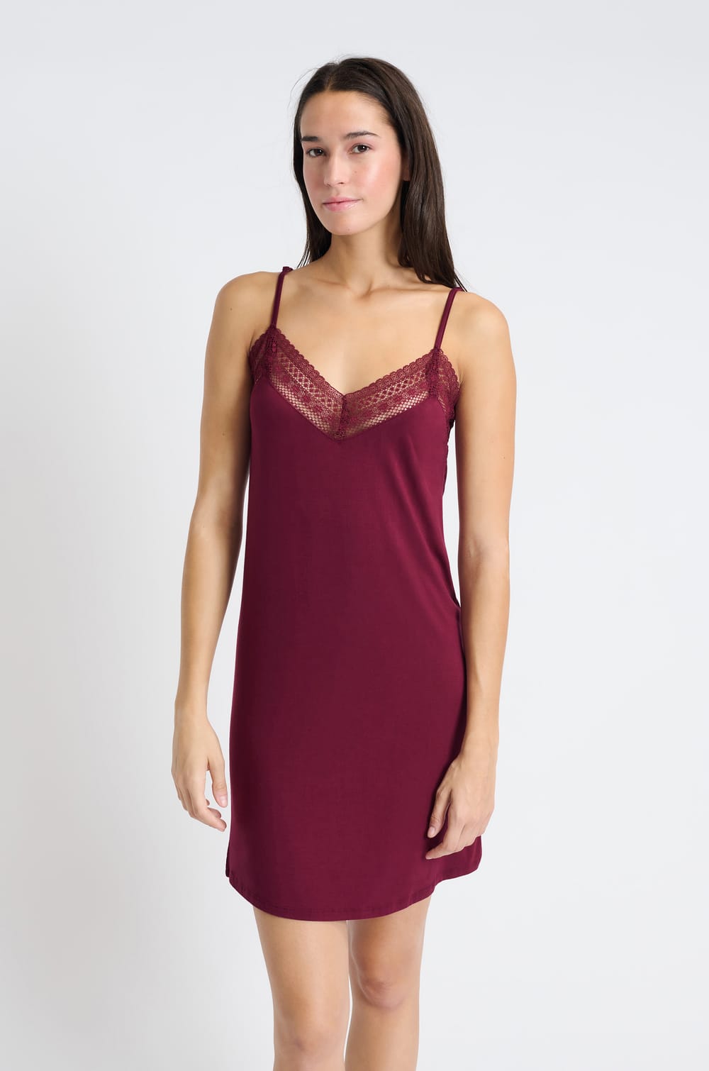 Nuisette d&eacute;collet&eacute; dentelle;${refinementColor}
