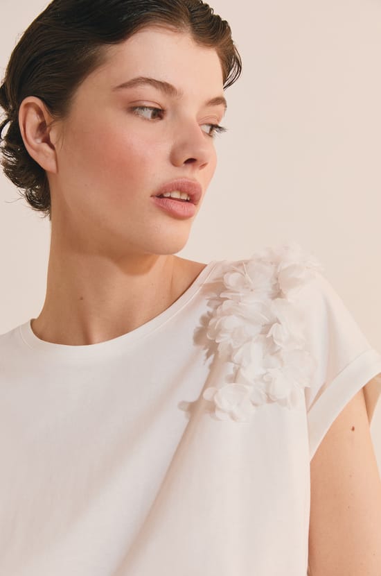 T-shirt en coton avec fleurs;${refinementColor}