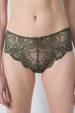 Lace Shorty;${refinementColor}