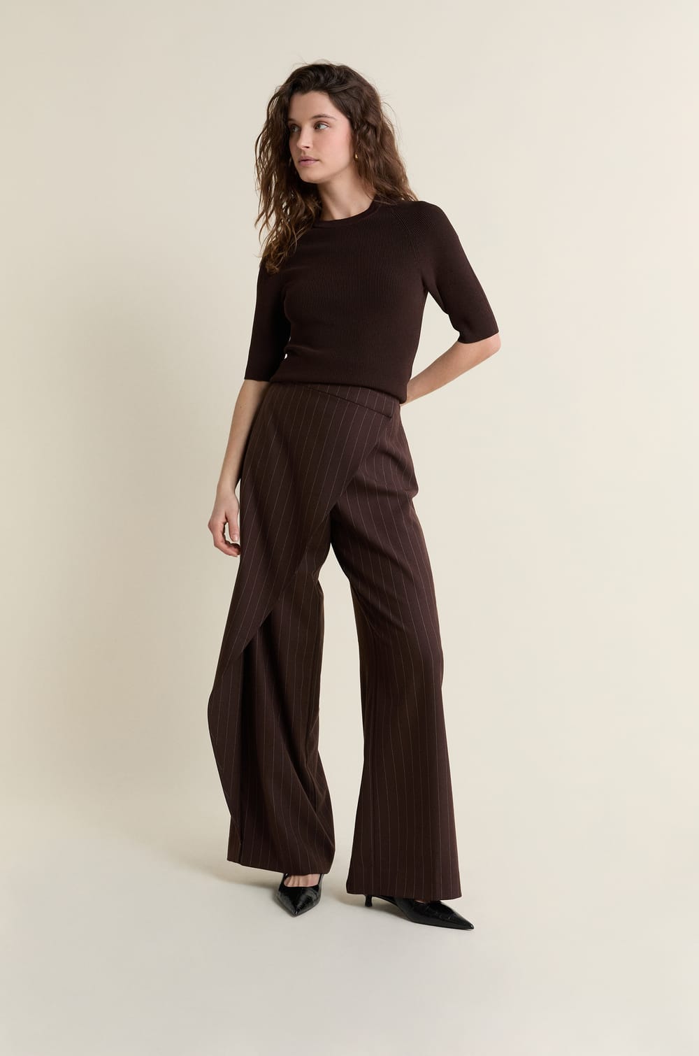 Pull &agrave; manches courtes en maille;${refinementColor}