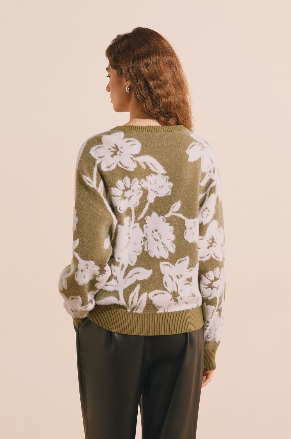 Pull &agrave; motif floral;${refinementColor}