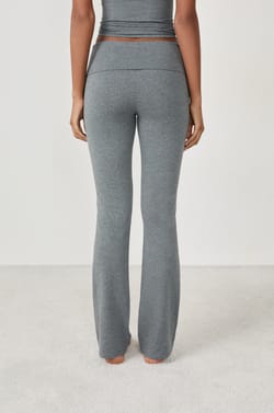 Uitlopende pyjamabroek;${refinementColor}
