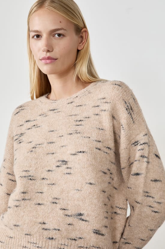 Round Neck Sweater;${refinementColor}