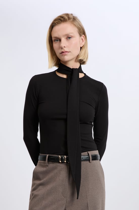 T-shirt manches longues à col à nouer avec coton;${refinementColor}