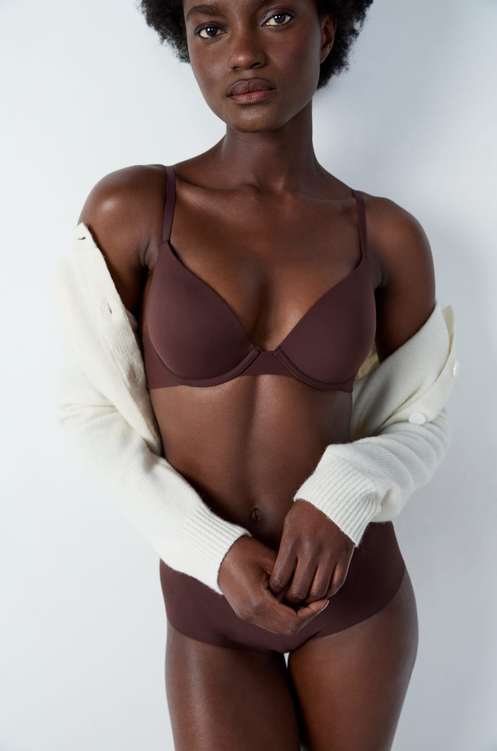 Bra Nº  2 - Push-up escote pronunciado;${refinementColor}