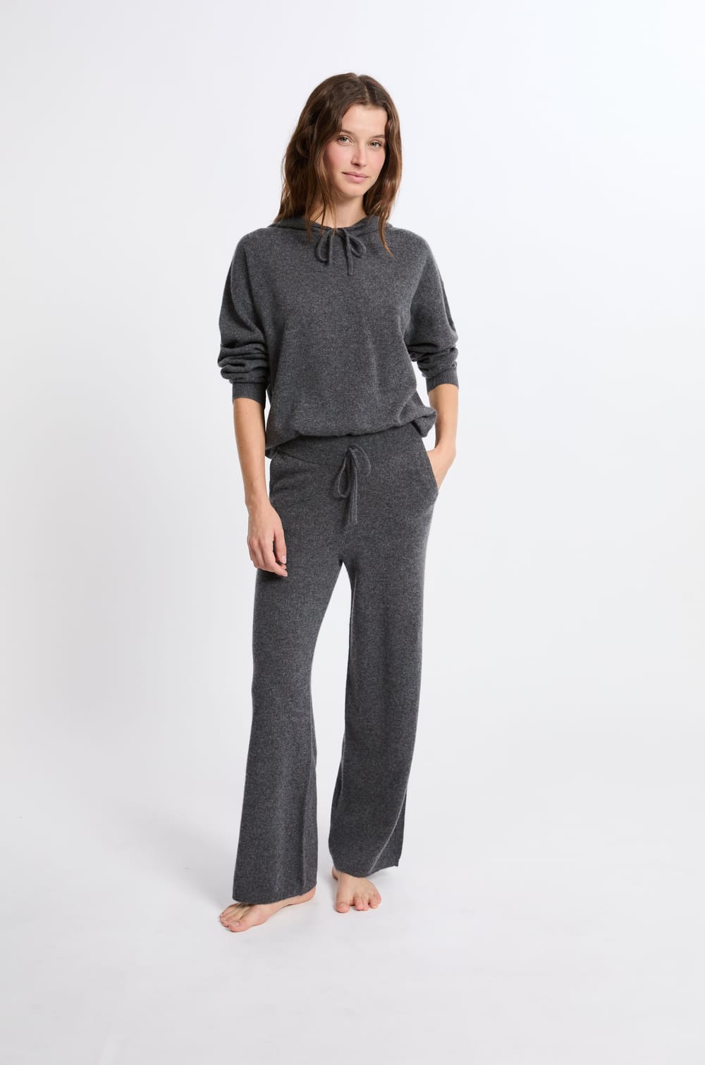 Pull à capuche en cachemire;${refinementColor}