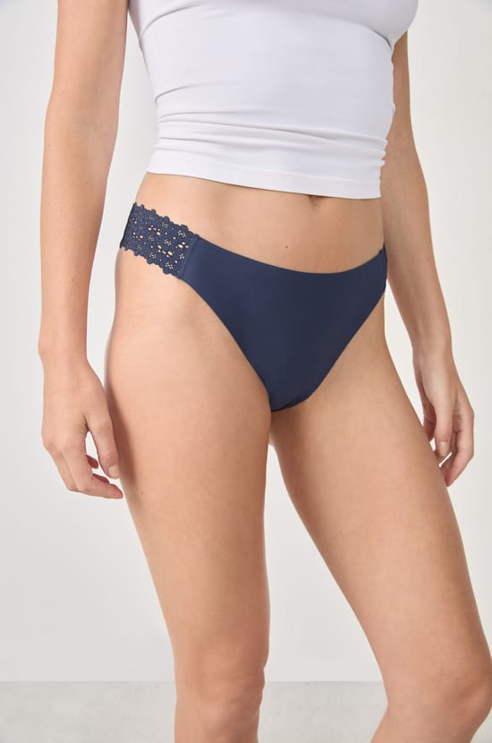 Culotte en microfibre et dentelle;${refinementColor}