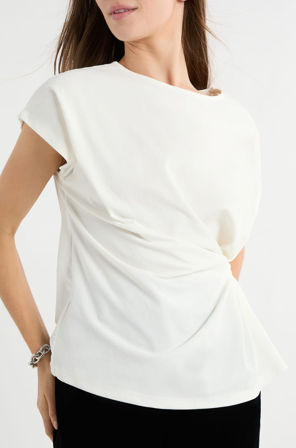 Short-sleeved knotted T-shirt;${refinementColor}