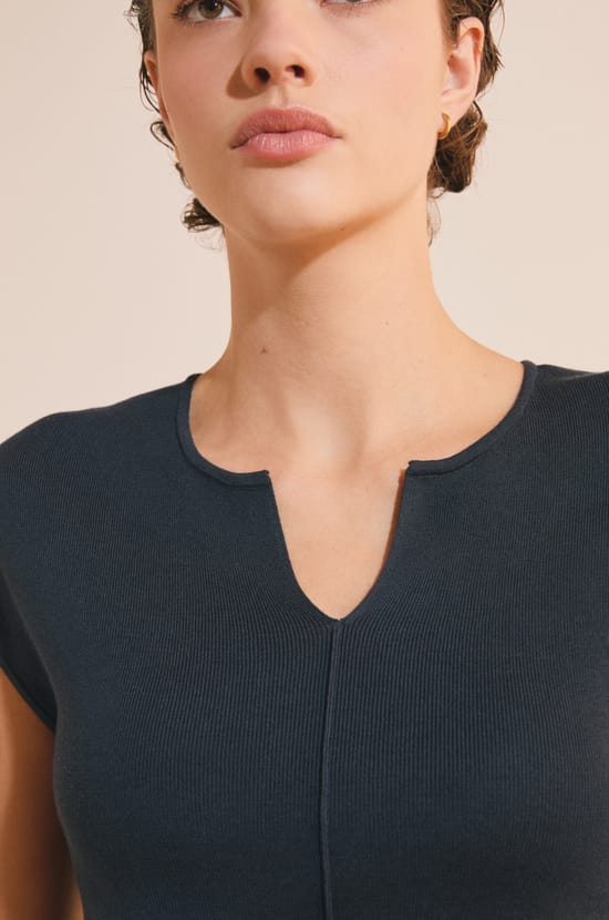 Top &agrave; col V avec coton;${refinementColor}