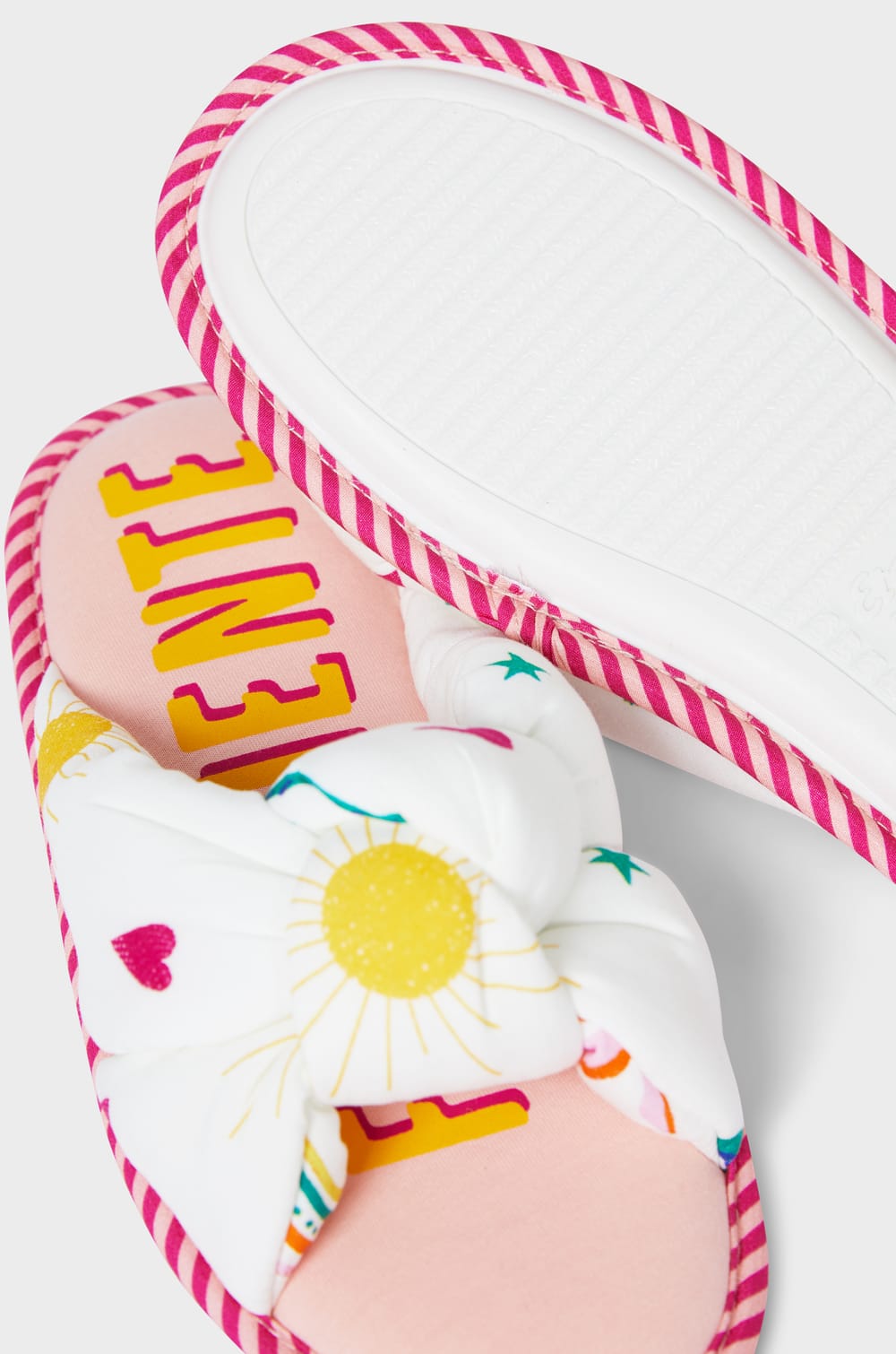 Chaussons mules ouvertes;${refinementColor}