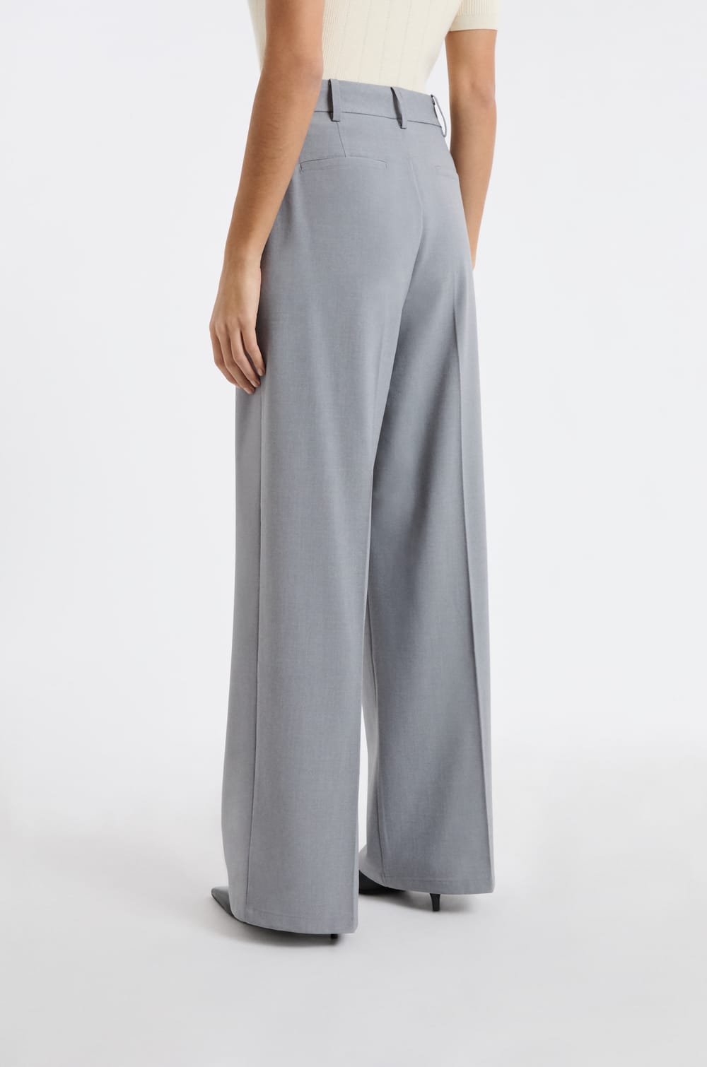 Pantalon de tailleur large;${refinementColor}