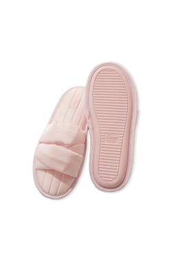 Zapatillas tipo chancla;${refinementColor}