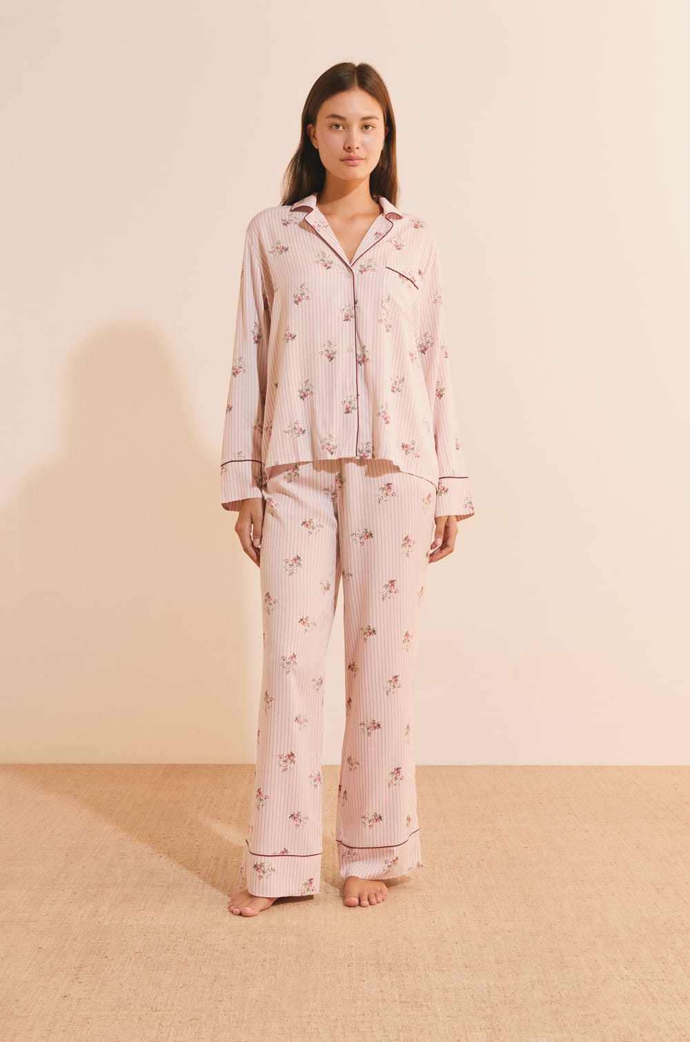 Chemise de pyjama &agrave; motif fleuri;${refinementColor}