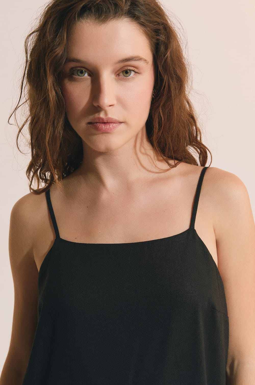 Robe courte avec lin;${refinementColor}