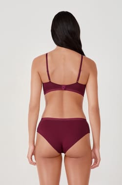 Wireless triangle bra with lightly lined cups in cotton;${refinementColor}