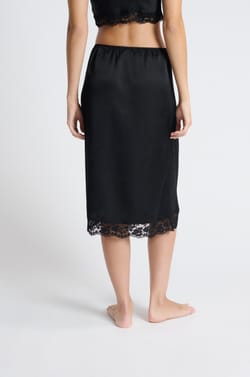 Falda de pijama satinada con detalles de encaje;${refinementColor}