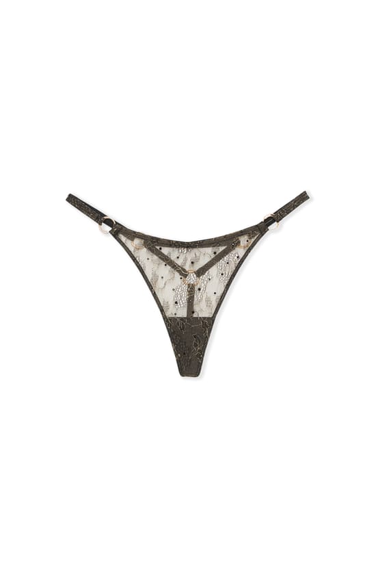 String en dentelle avec bijoux;${refinementColor}
