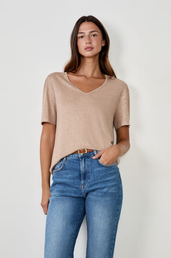V-neck T-shirt 100% linen;${refinementColor}