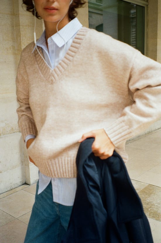 Pull manches longues &agrave; col V;${refinementColor}