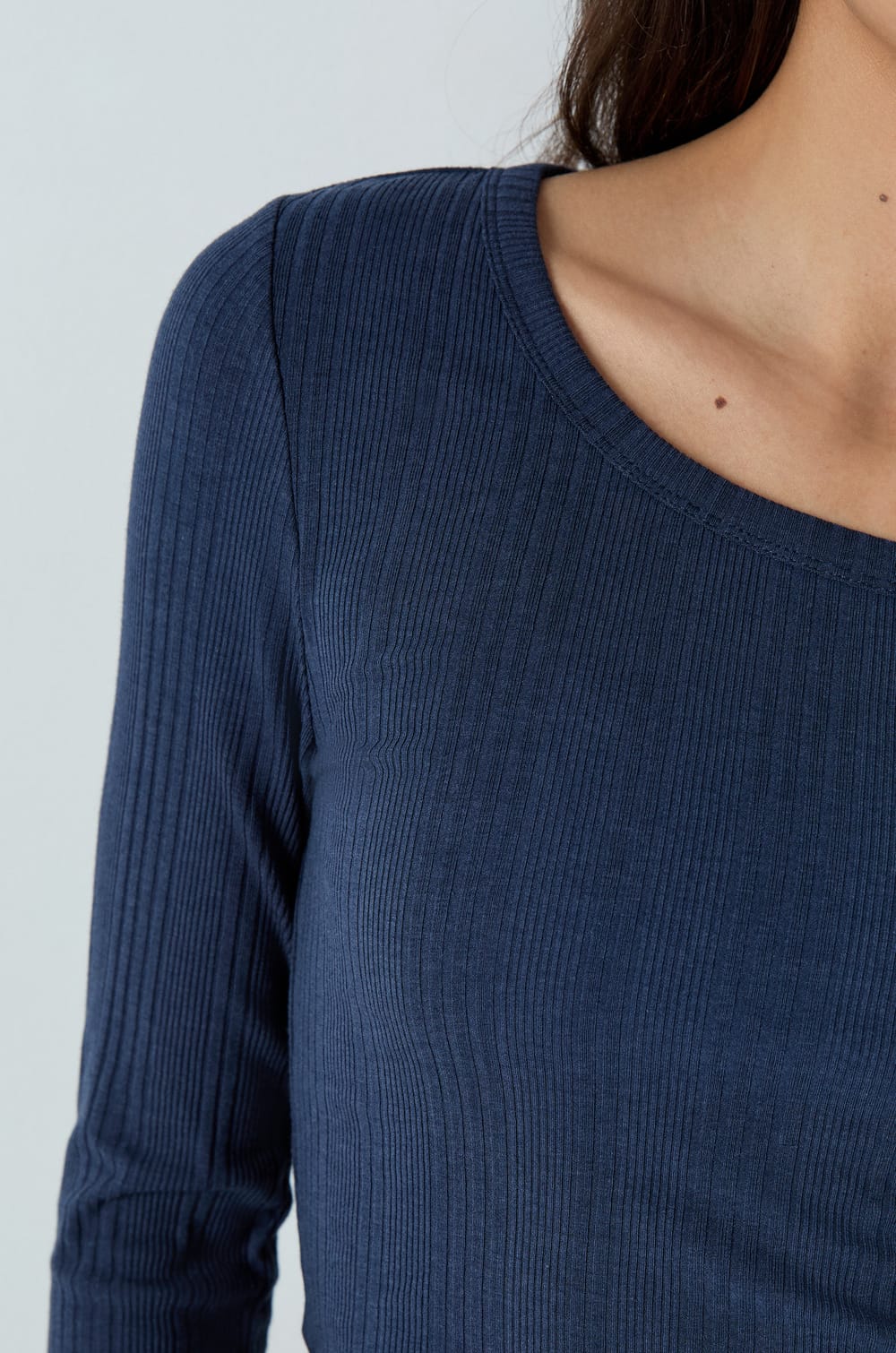 Long-sleeved ribbed cotton T-shirt;${refinementColor}