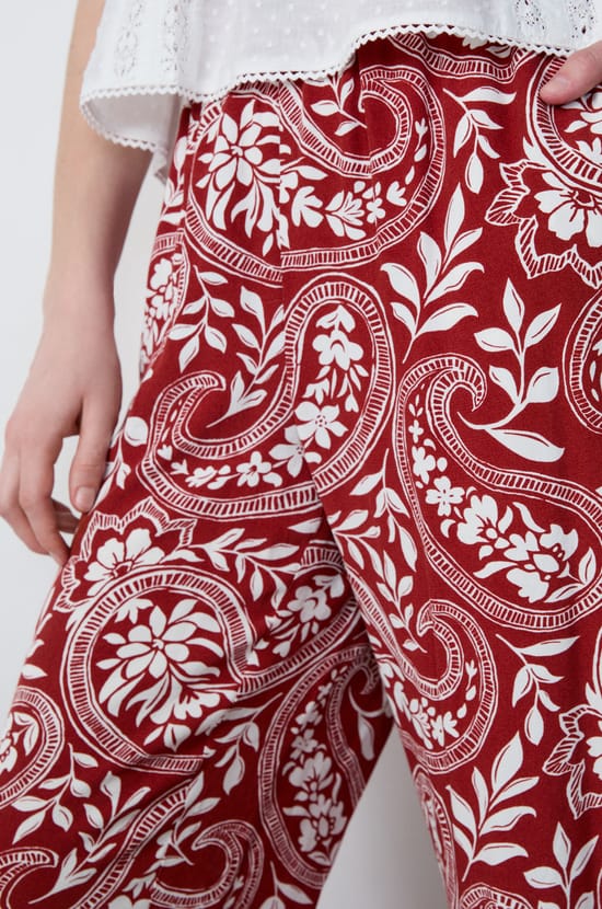 Pantalon fluide à motifs;${refinementColor}