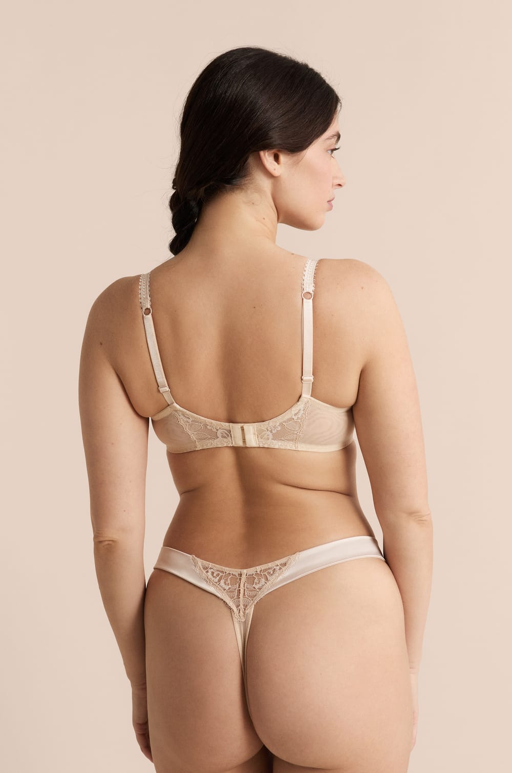 Soutien-gorge corbeille en tulle et satin;${refinementColor}