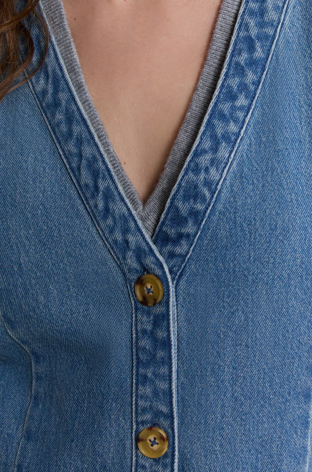 Robe en denim sans manches;${refinementColor}