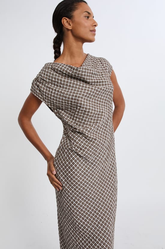 Robe longue à carreaux;${refinementColor}