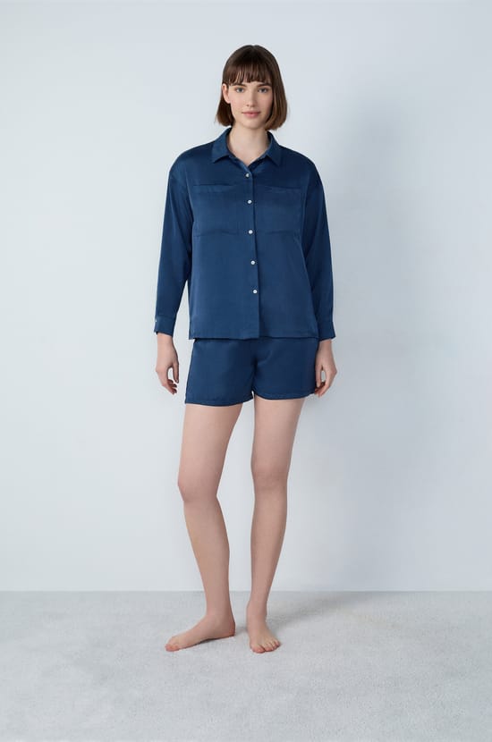 Chemise de pyjama manches longues satinée;${refinementColor}