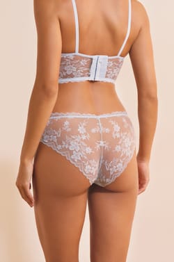 Shorty avec broderie;${refinementColor}