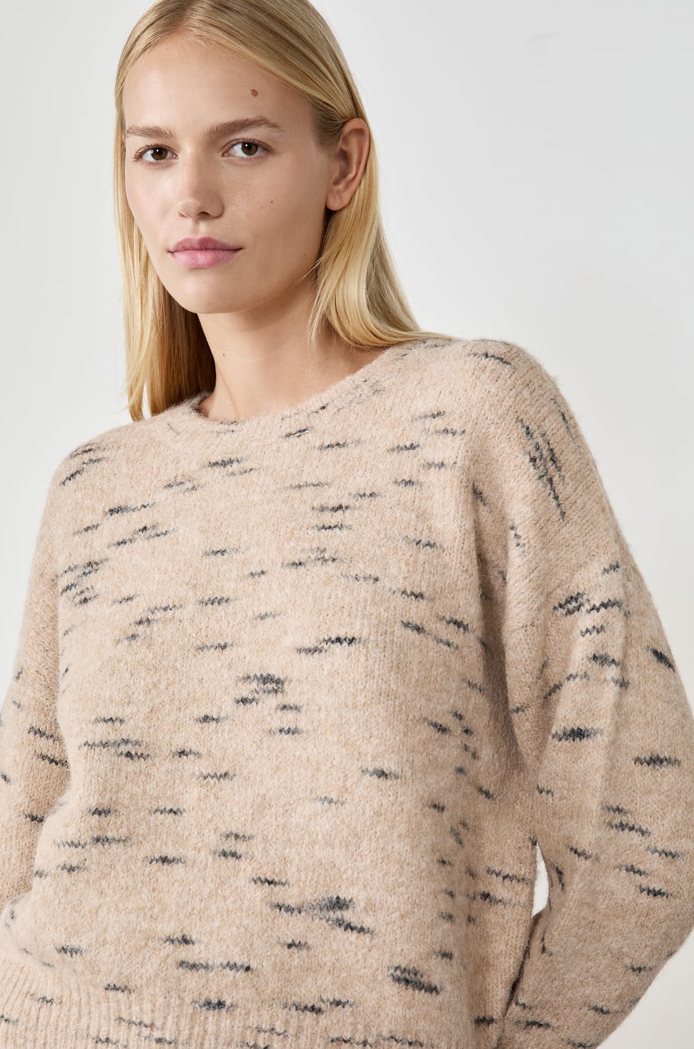 Jersey de cuello redondo;${refinementColor}