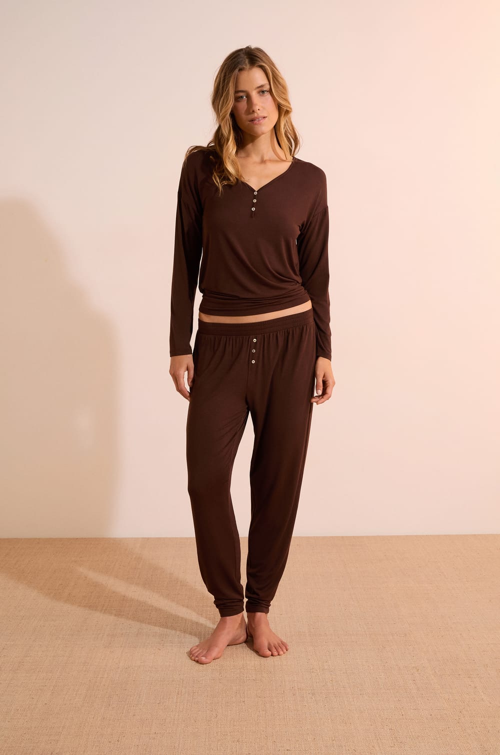 Pantalone de pijama liso;${refinementColor}