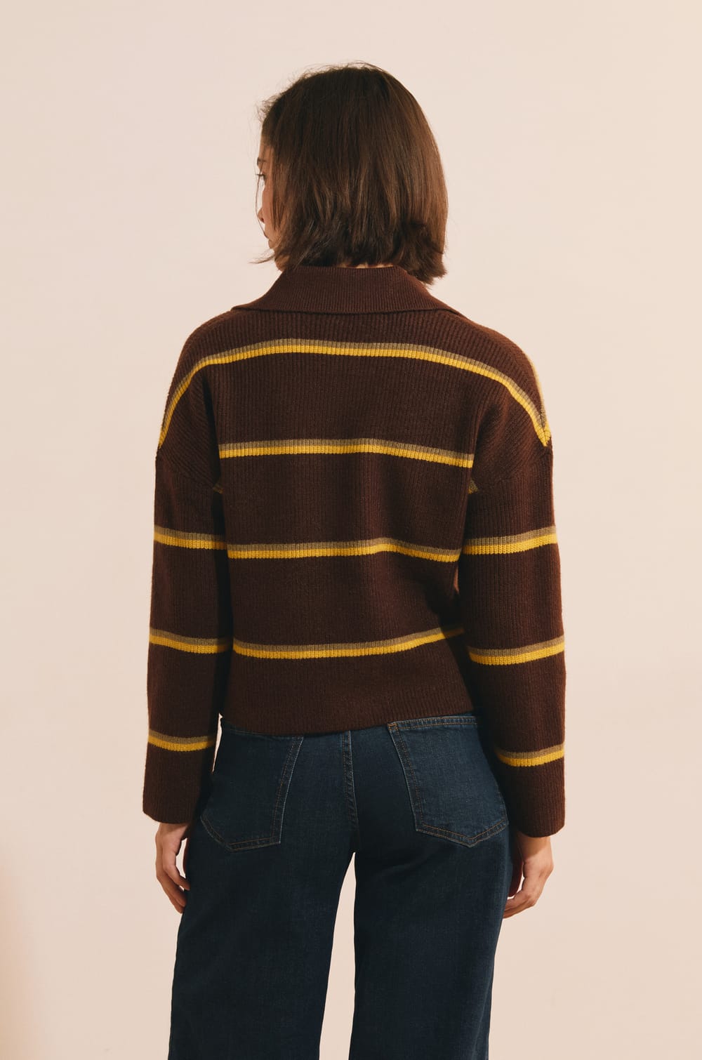 Pull ray&eacute; &agrave; manches longues avec col polo;${refinementColor}