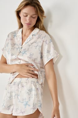 Ensemble de pyjama 2 pièces satiné;${refinementColor}