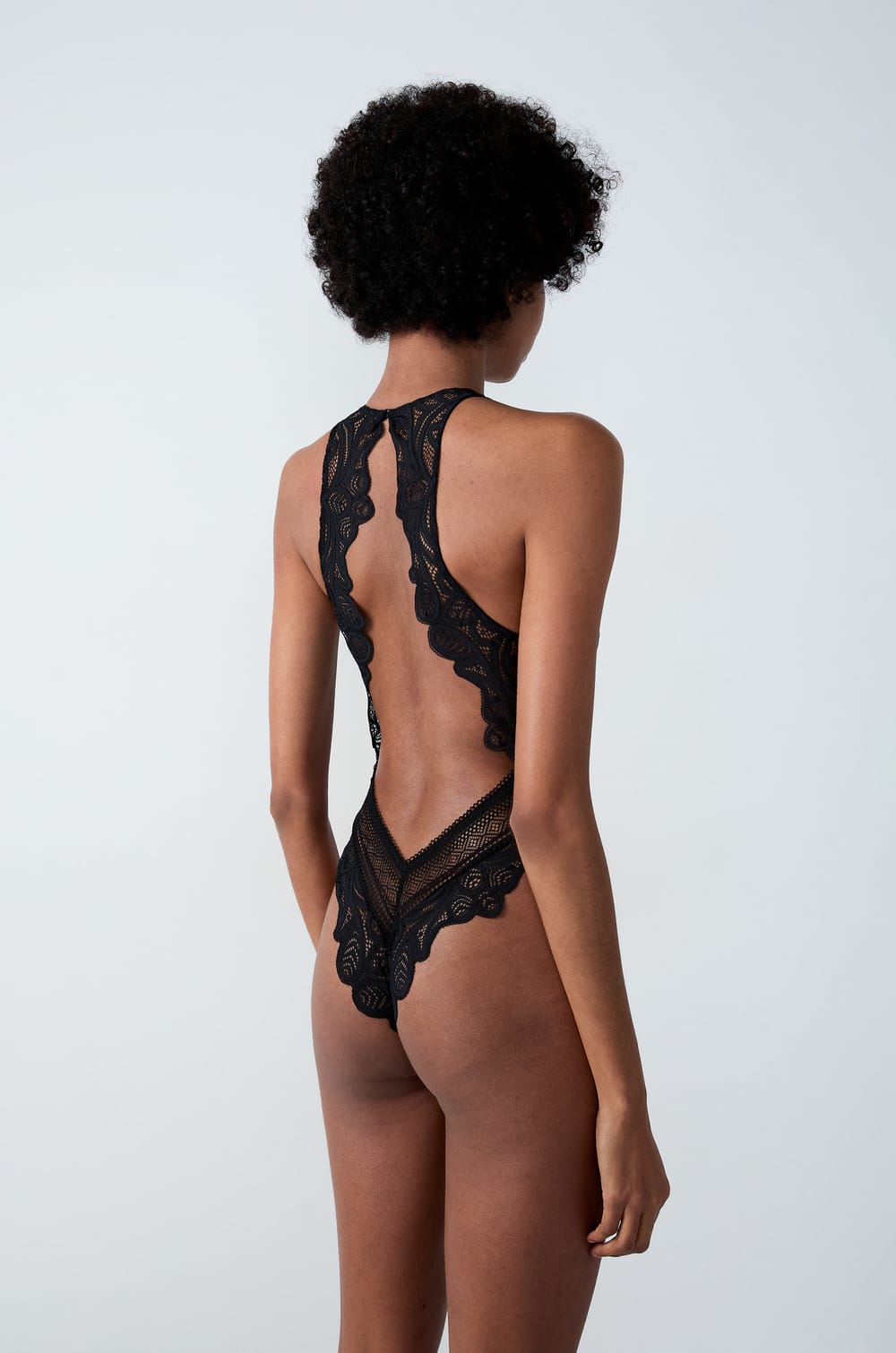 Krajkové body;${refinementColor}