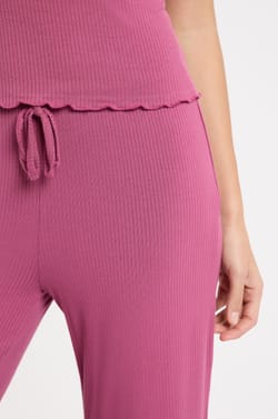 Ensemble de pyjama 2 pi&egrave;ces en maille c&ocirc;tel&eacute; d&eacute;tails dentelle;${refinementColor}