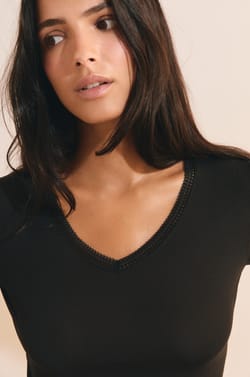 T-shirt col V maille thermique;${refinementColor}