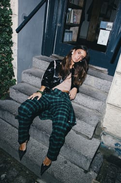 Look @cestclau;${refinementColor}