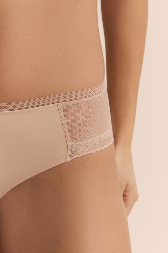 Shorty avec d&eacute;tails en dentelle;${refinementColor}