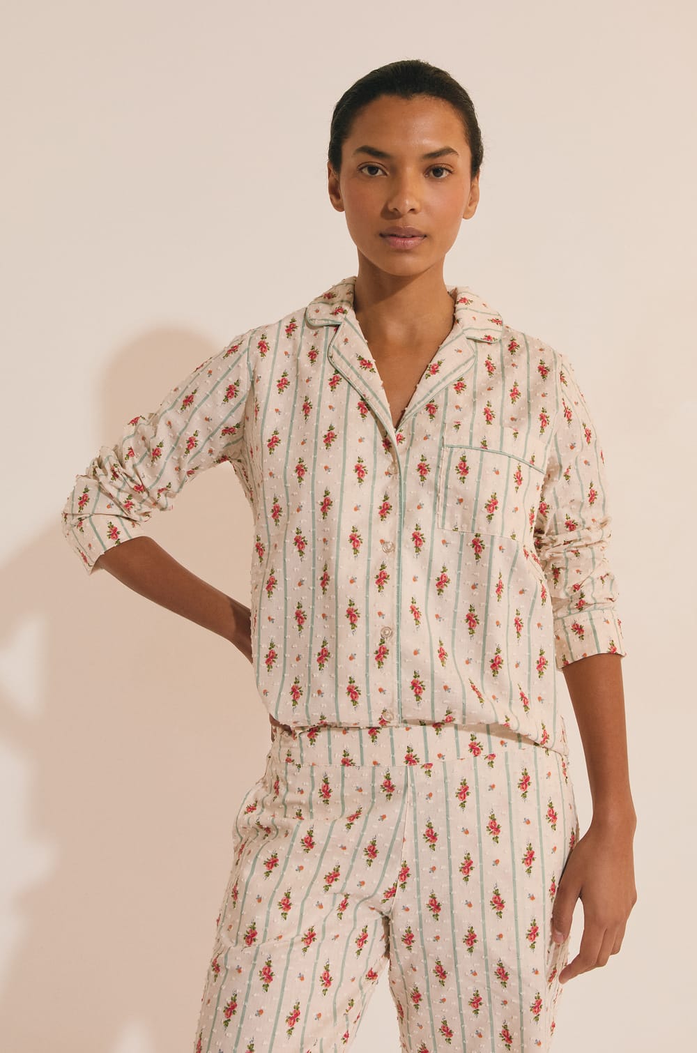 Chemise de pyjama &agrave; motifs fleuris en coton;${refinementColor}