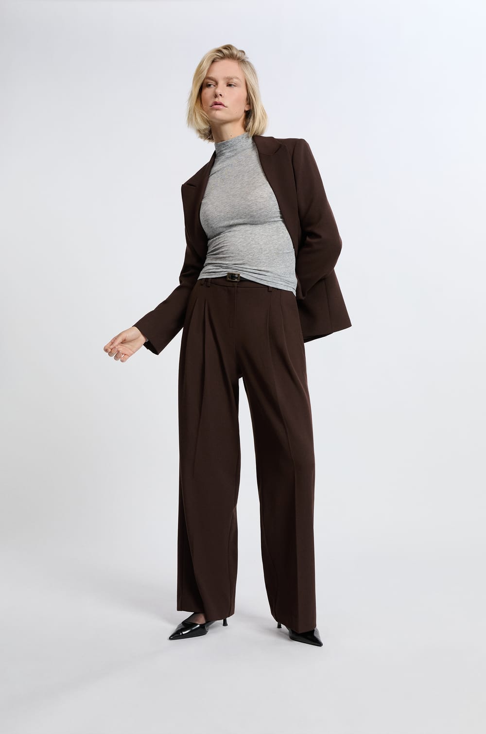 Pantalon large en twill;${refinementColor}