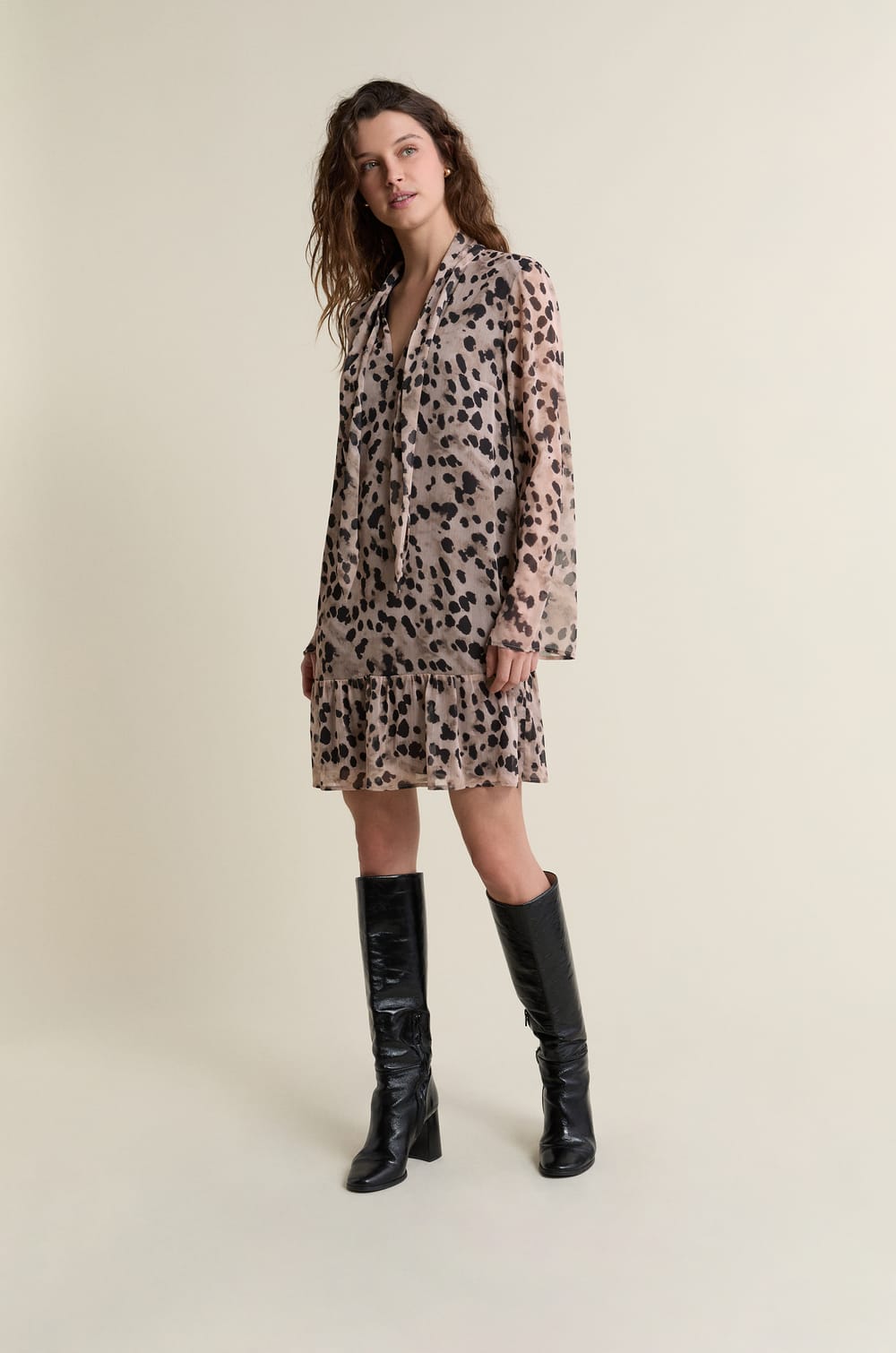 Short Patterned Dress;${refinementColor}