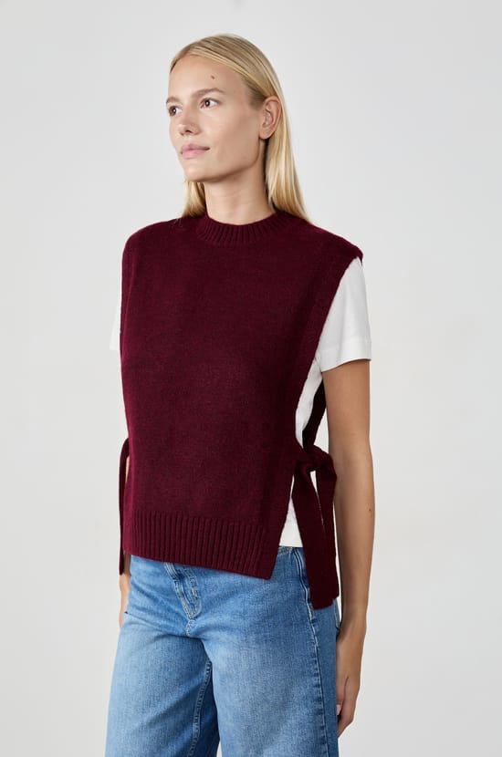 Pull sans manches;${refinementColor}