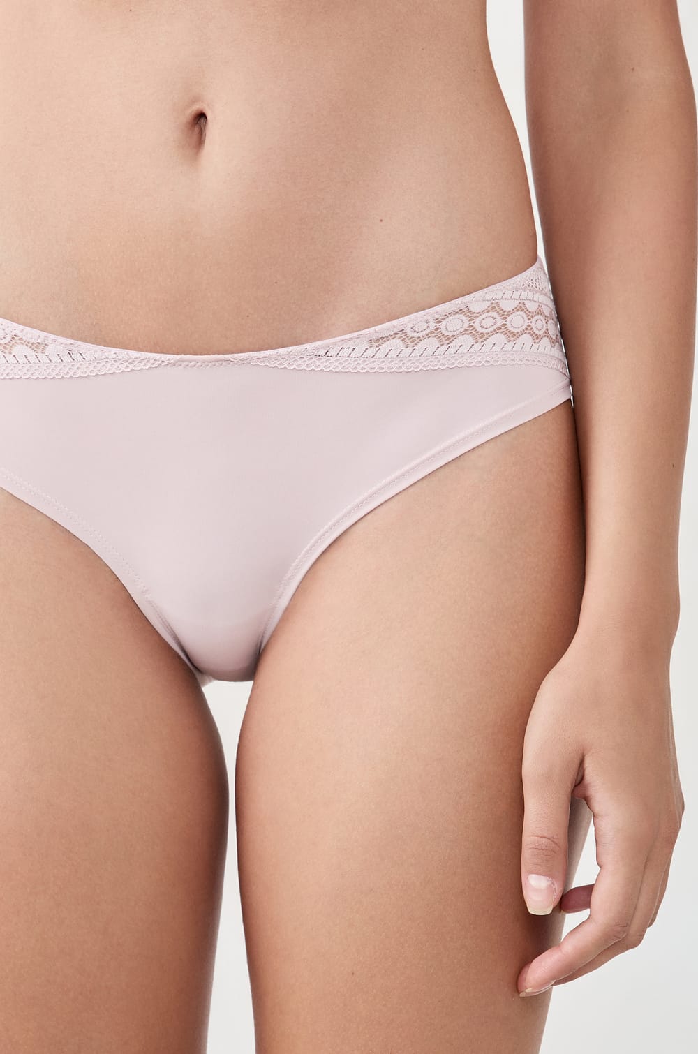  Braguita culotte con detalle de encaje ;${refinementColor}