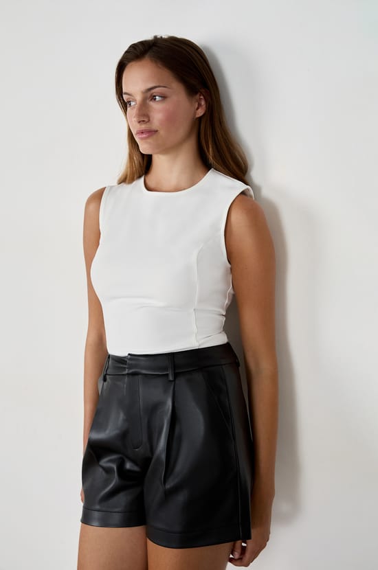 Sleeveless T-shirt;${refinementColor}