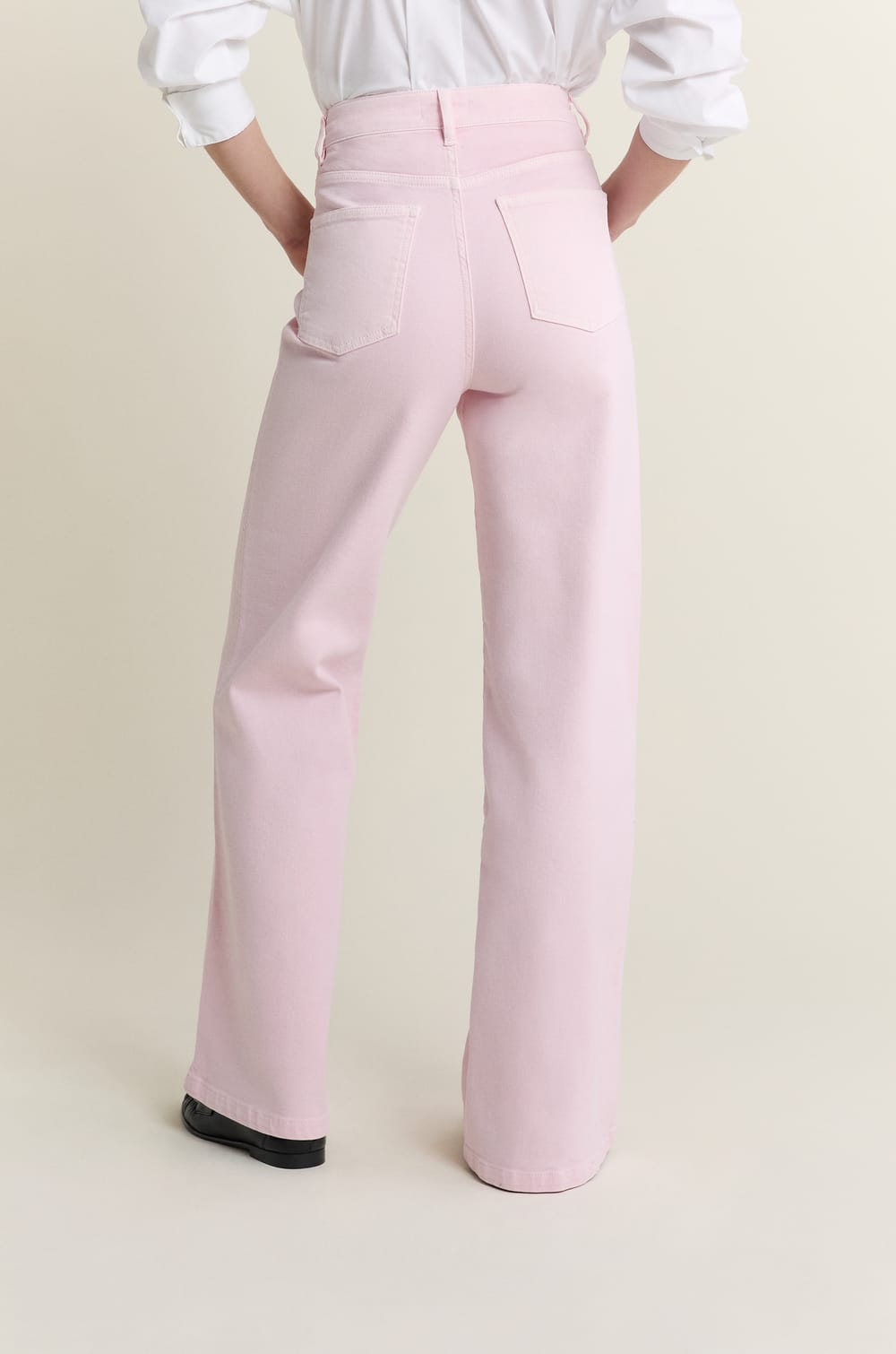 Pantalon droit taille haute;${refinementColor}