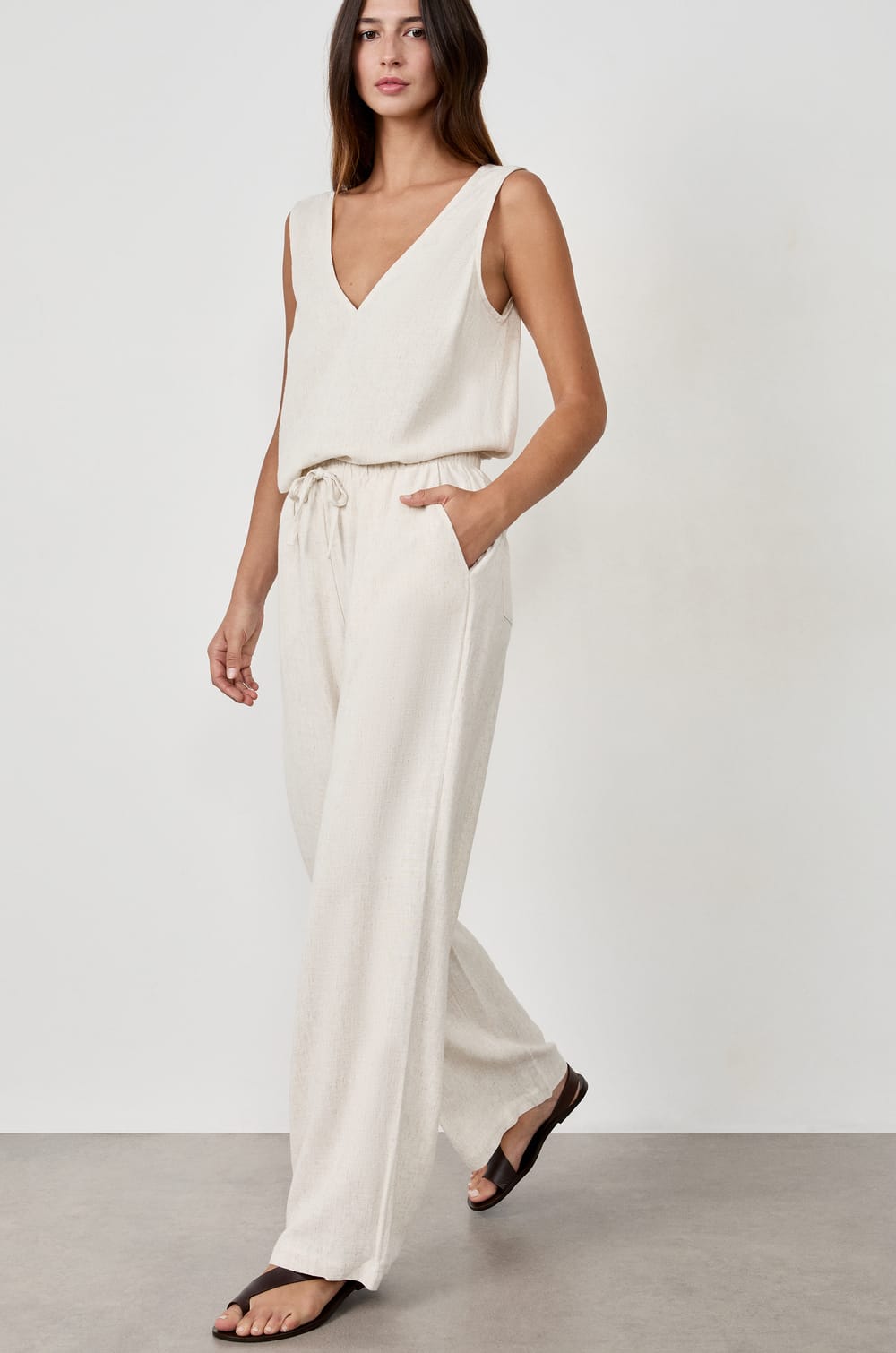 Wide Trousers;${refinementColor}