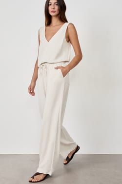 Wide Trousers;${refinementColor}