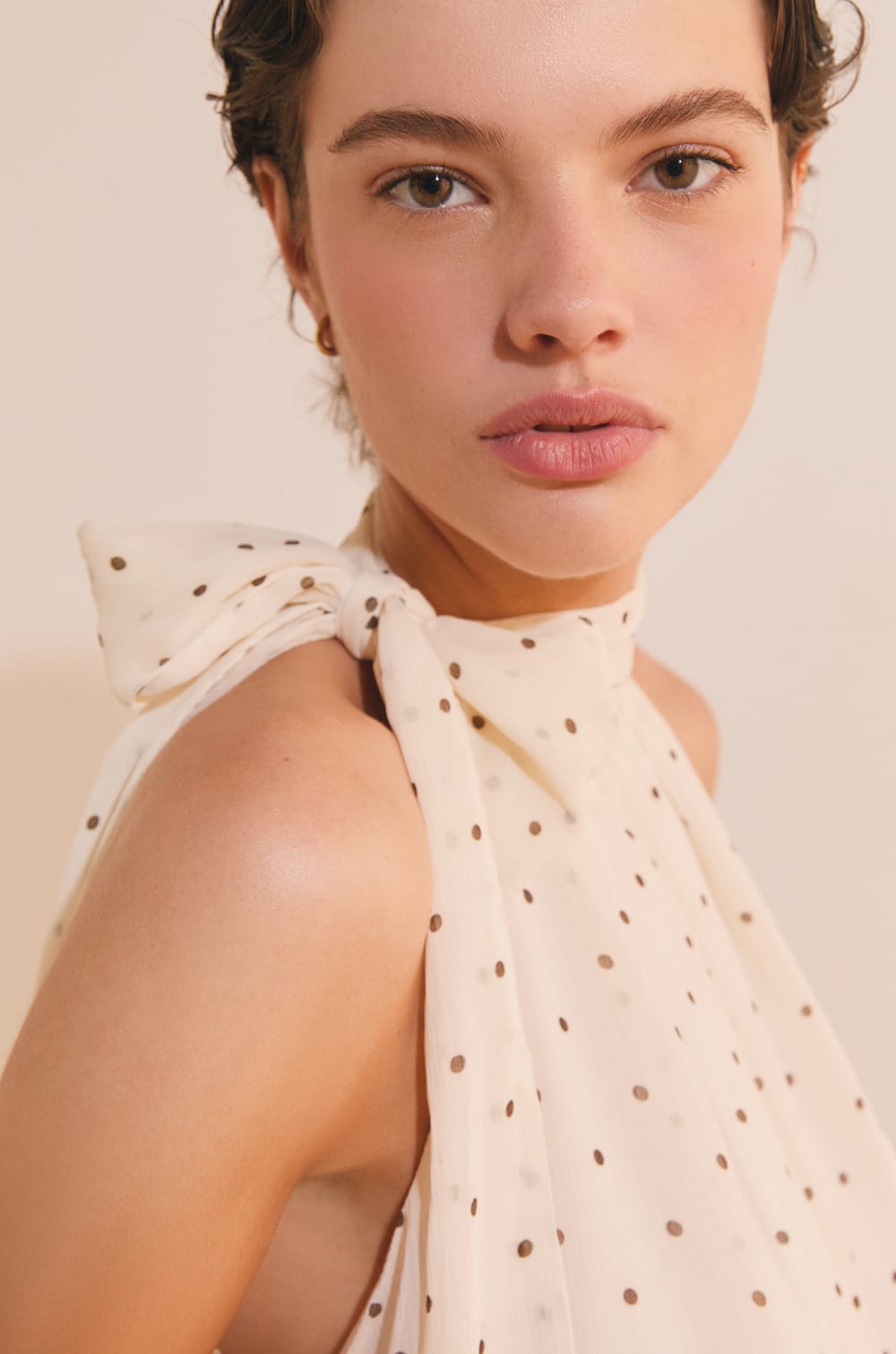 Top sans manches &agrave; pois;${refinementColor}